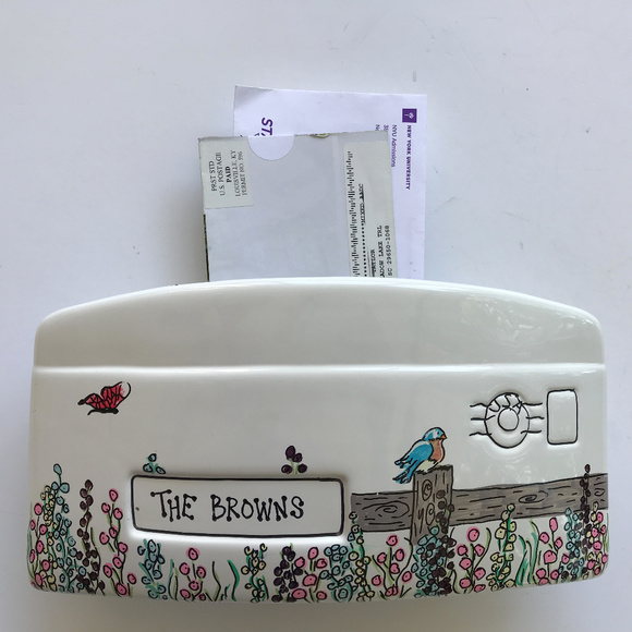 Gift Giant Ltd Other - THE BROWN'S~Mail Holder